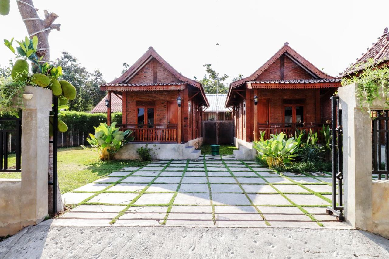 Omah Teras Bata Guesthouse Yogyakarta Esterno foto