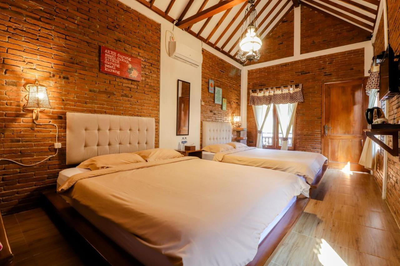 Omah Teras Bata Guesthouse Yogyakarta Esterno foto